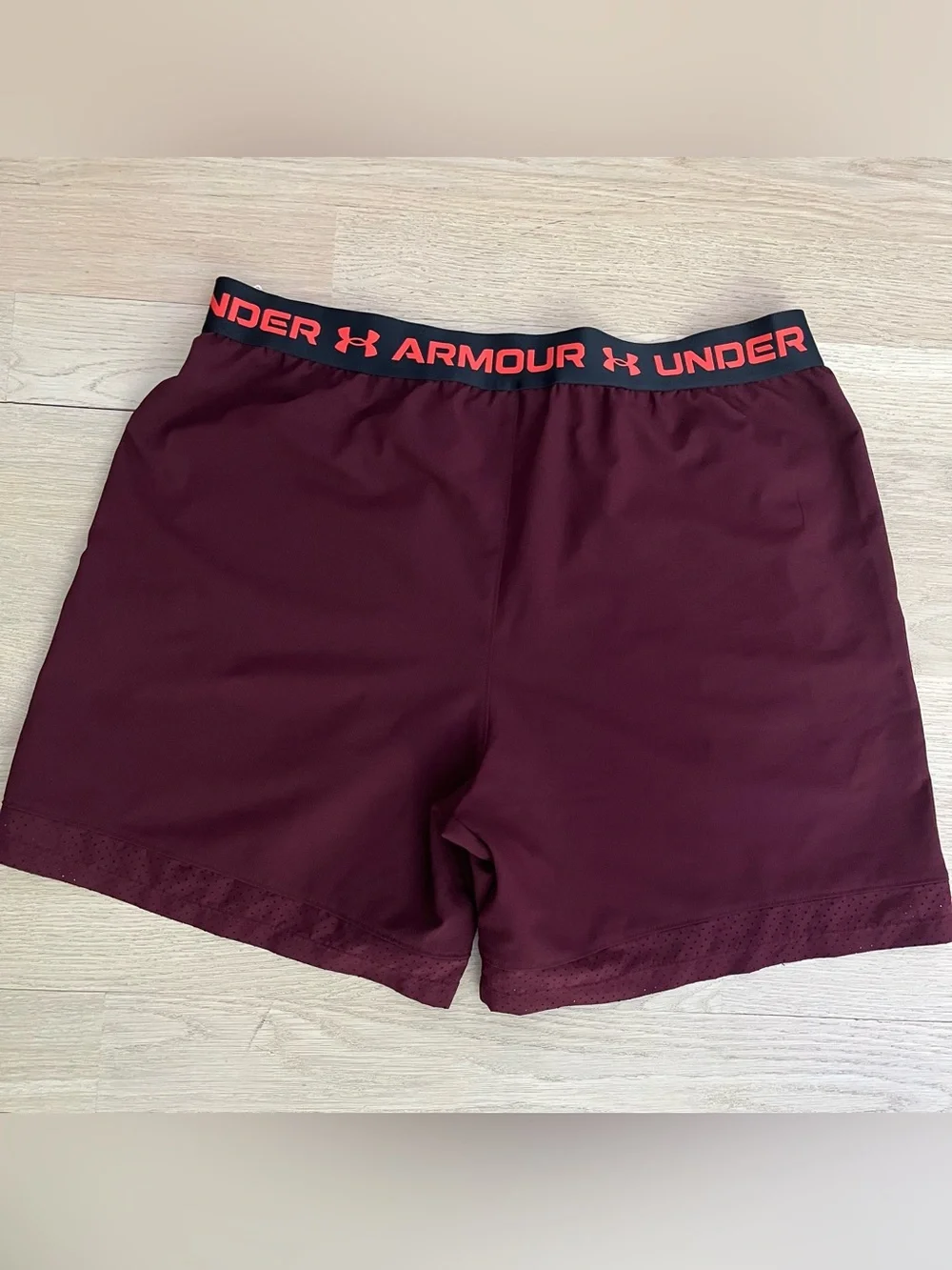 Under Armour Woven Burgundy 6